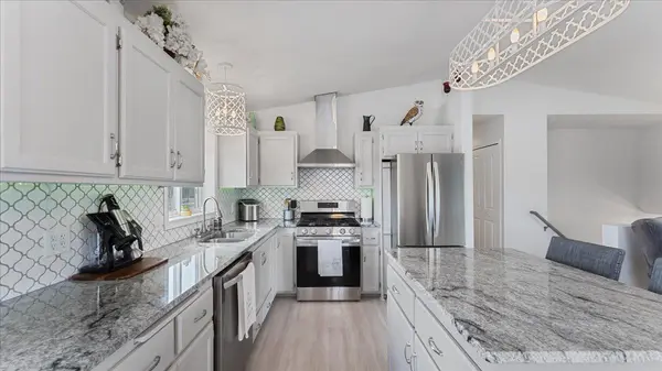 33174 Flamingo ST NW, Cambridge, MN 55008