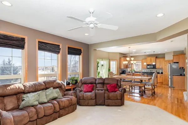 735 Westchester AVE, Shakopee, MN 55379