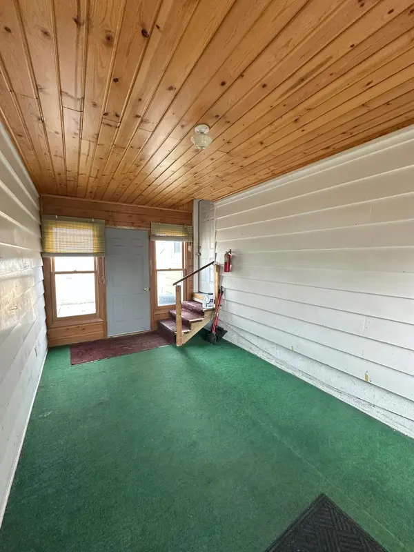 1718 6th ST S, Moorhead, MN 56560
