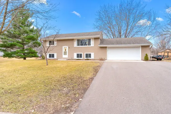 1310 Pleasant View LN,  Champlin,  MN 55316