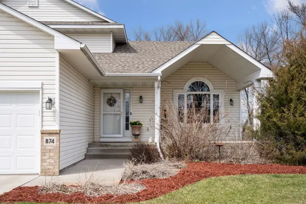874 Kayla LN, Hanover, MN 55341