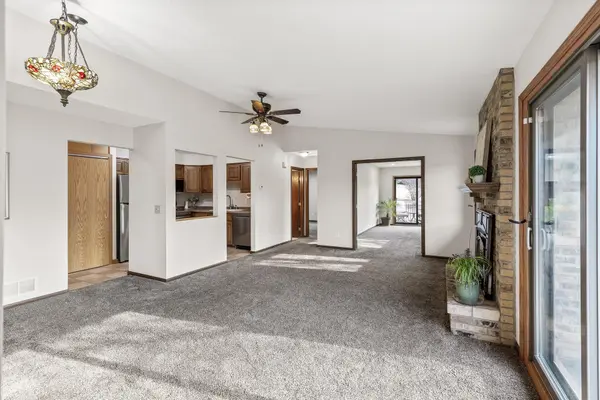 7070 Robinwood TRL Woodbury, MN 55125
