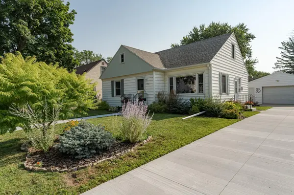 1214 10 1/2 AVE NW, Rochester, MN 55901