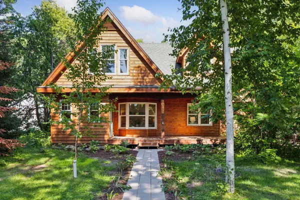 3745 Farmington RD, Minnetonka, MN 55305