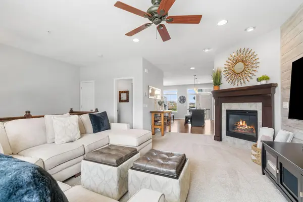 8945 SW Village LOOP, Chanhassen, MN 55317