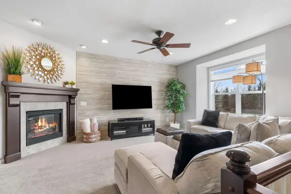 8945 SW Village LOOP, Chanhassen, MN 55317