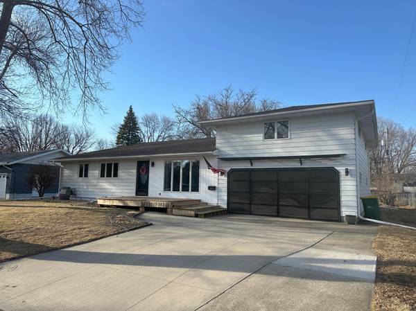 321 Burr Oak DR,  Albert Lea,  MN 56007
