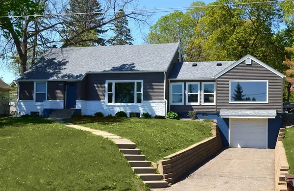 4876 Bartlett BLVD, Mound, MN 55364