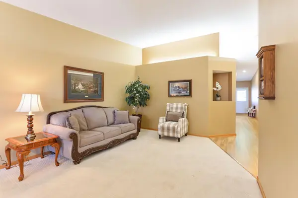 3810 Zinnia LN N, Plymouth, MN 55441