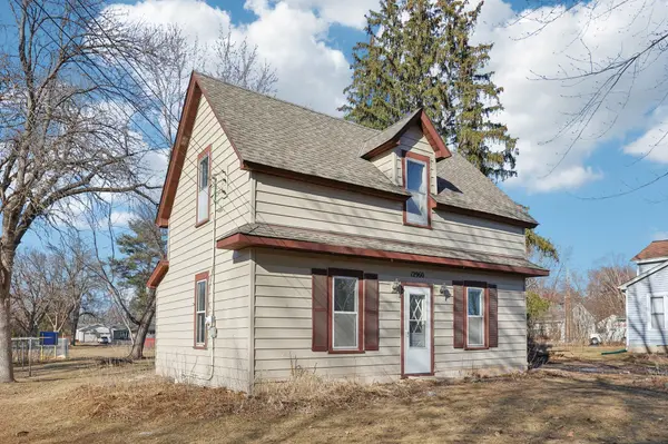 12960 N 2nd AVE, Lindstrom, MN 55045