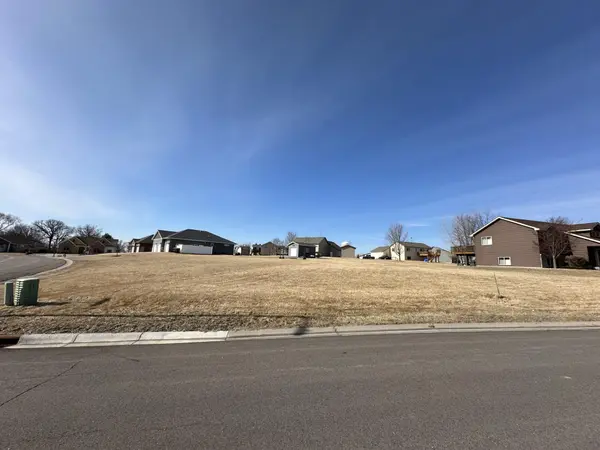 1180 Stonebrooke DR, Albany, MN 56307