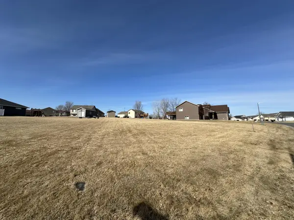 1180 Stonebrooke DR, Albany, MN 56307