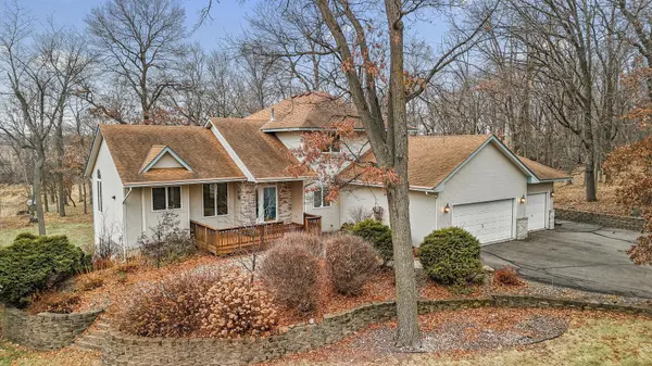 1230 Oakwood LN, Saint Joseph Twp, WI 54016