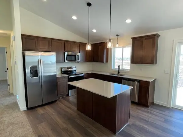 32783 Naples ST NE, Cambridge, MN 55008