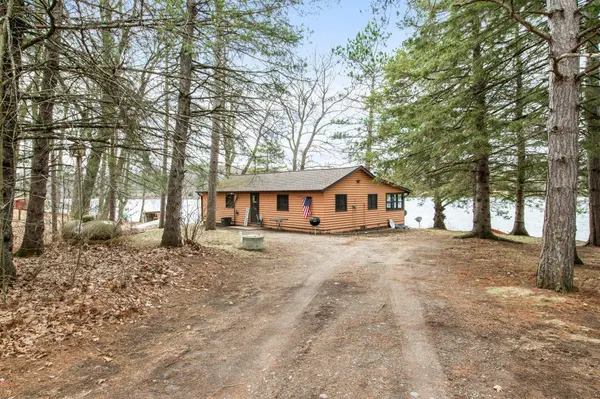 201 27 1/4 26 7/8 AVE #B, Cumberland, WI 54829