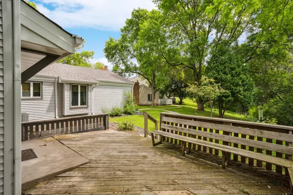 4854 Grenwich TRL N, Oakdale, MN 55128