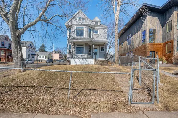901 E 6th ST, Duluth, MN 55805