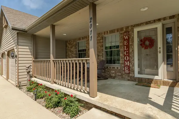 2011 Parkwood Hills DR NE, Rochester, MN 55906