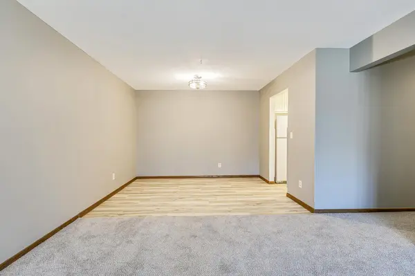 2690 Oxford ST N #226, Roseville, MN 55113