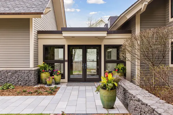 220 W Lake ST, Excelsior, MN 55331