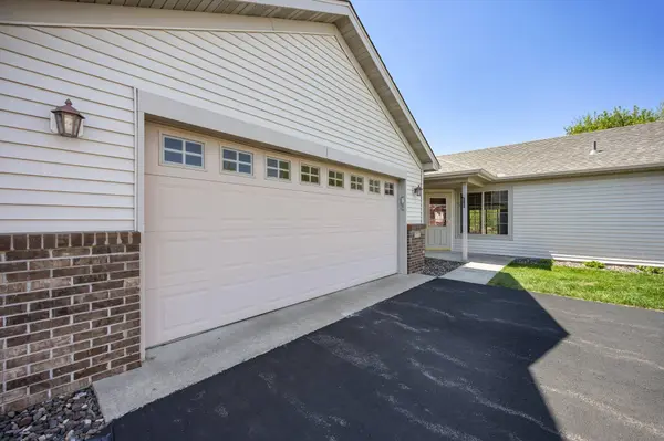 1387 Heritage LN, Waite Park, MN 56387