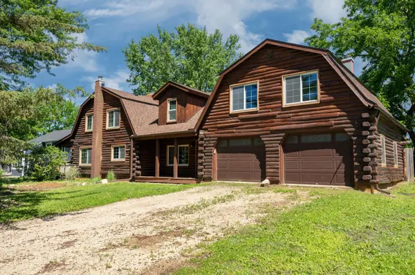 17 Sather CT SW, Pine Island, MN 55963