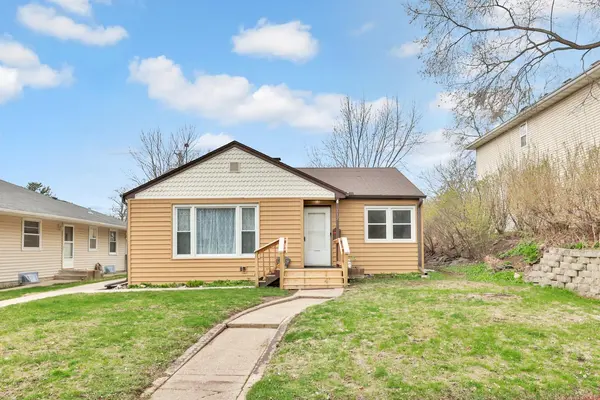 117 12th AVE N,  South Saint Paul,  MN 55075