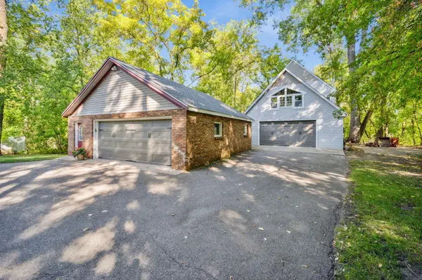 1847 Kohlman AVE, Maplewood, MN 55109