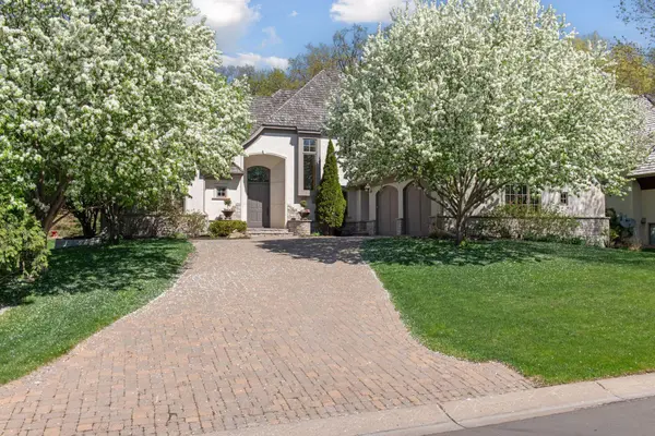 5024 Park TER, Edina, MN 55436