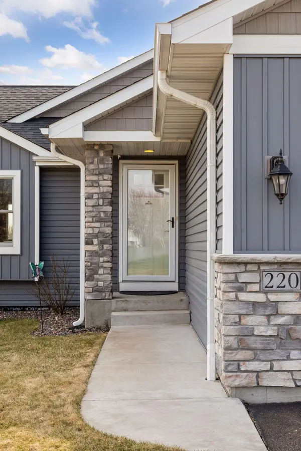 220 Aspen DR, Somerset, WI 54025