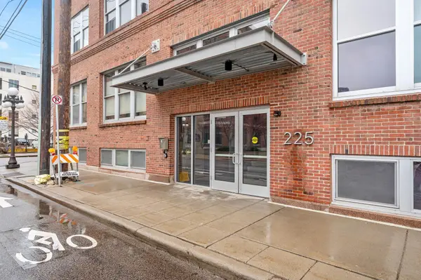 225 9th ST E #105, Saint Paul, MN 55101