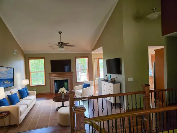 6380 Highland Hills BLVD S, Cottage Grove, MN 55016