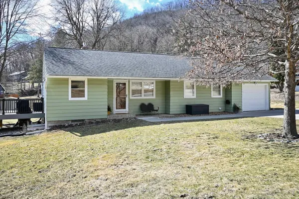 117 Glen Mary RD, Winona, MN 55987