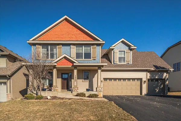 1366 Romeo CT, Chaska, MN 55318