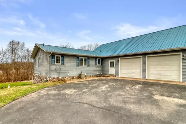 21494 Coaley Bay DR, Detroit Lakes, MN 56501