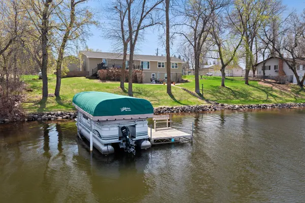 4991 337th AVE NE, Cambridge, MN 55008