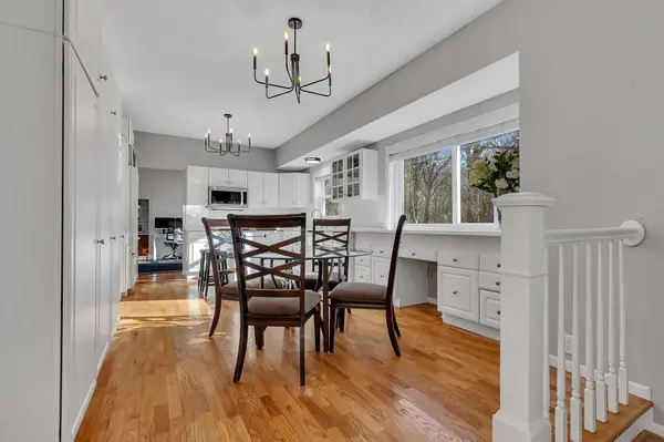 8265 Narcissus ST, Victoria, MN 55386
