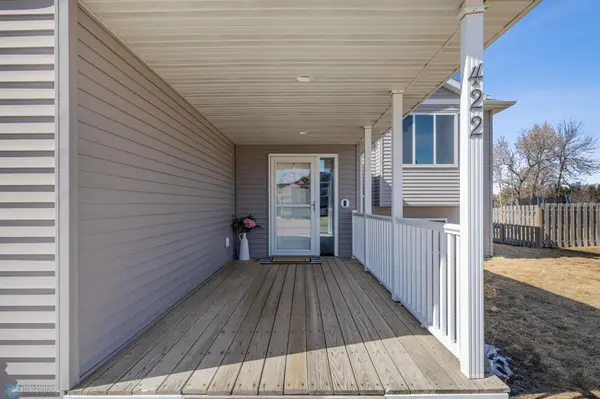 422 Sequoia DR, Mapleton, ND 58059
