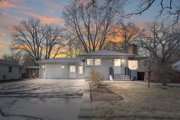 1761 English ST, Maplewood, MN 55109
