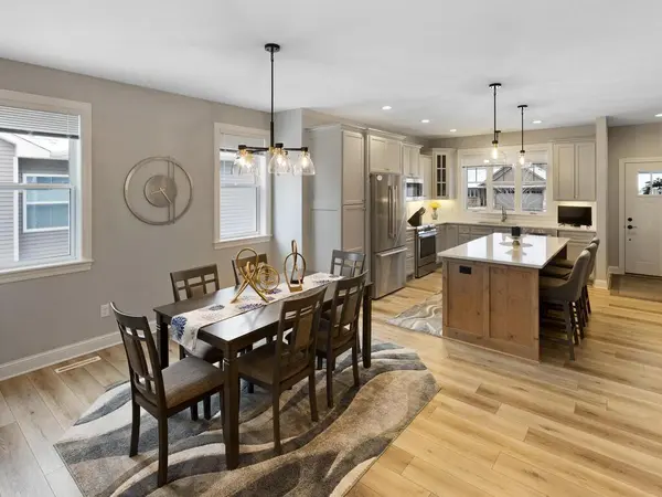 25465 Farmstead LN, Wyoming, MN 55092