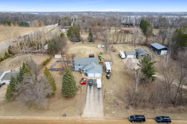 8946 81st ST NW, Annandale, MN 55302