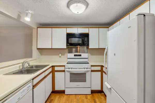 8025 Xerxes AVE S #214, Minneapolis, MN 55431