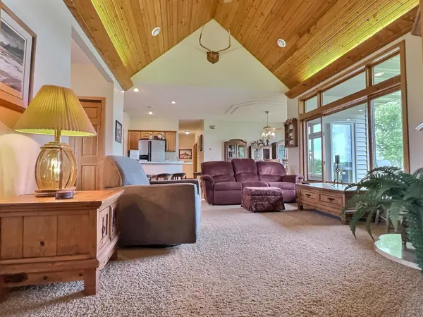 115 Lynn RD, Ottertail, MN 56571