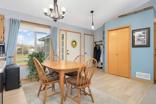 10458 287th AVE NW, Zimmerman, MN 55398