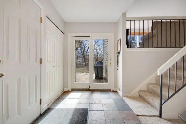 3220 Walnut Grove LN N, Plymouth, MN 55447