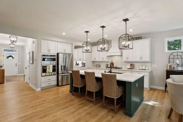 6601 Astilbe CT, Minnetrista, MN 55331