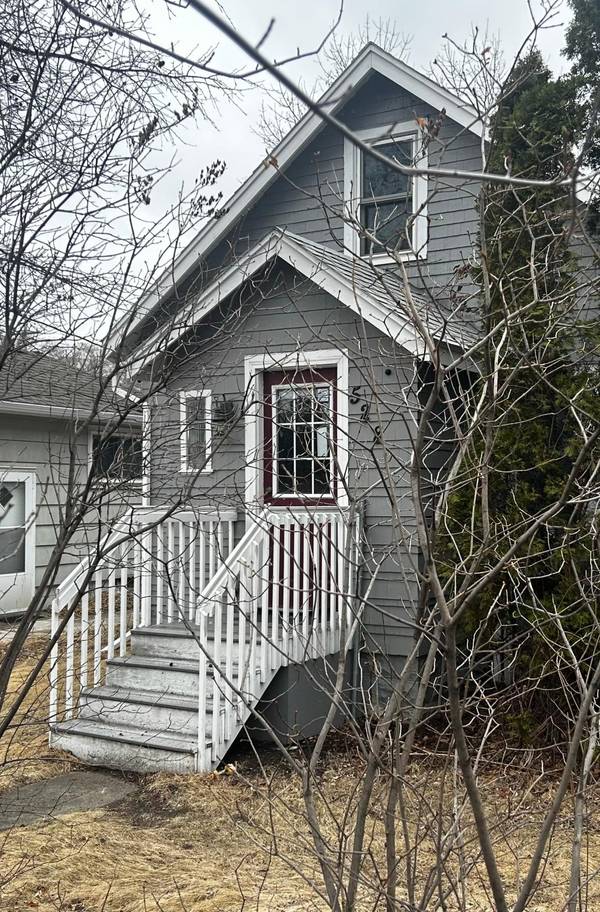 528 1st AVE E, Cambridge, MN 55008