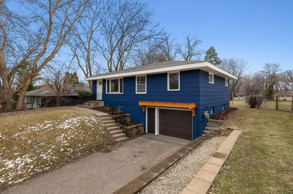 1517 Aquila AVE N,  Golden Valley,  MN 55427