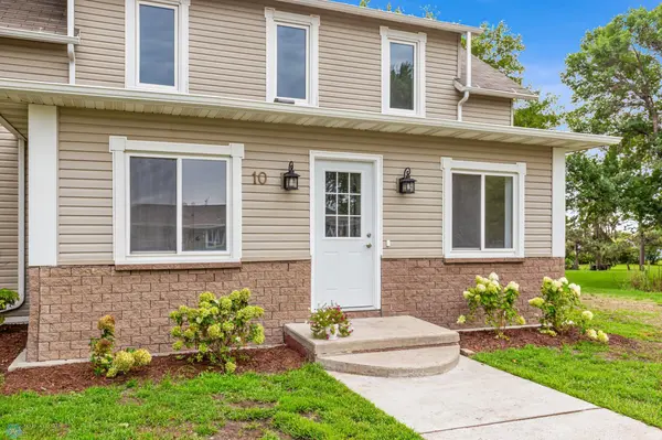 10 3rd ST, Arthur, ND 58006