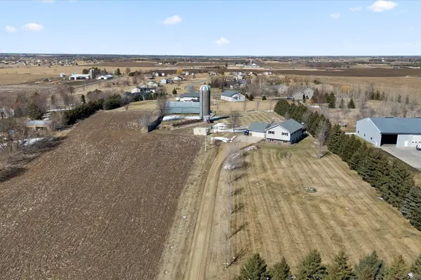 1208 County RD E, New Richmond, WI 54017